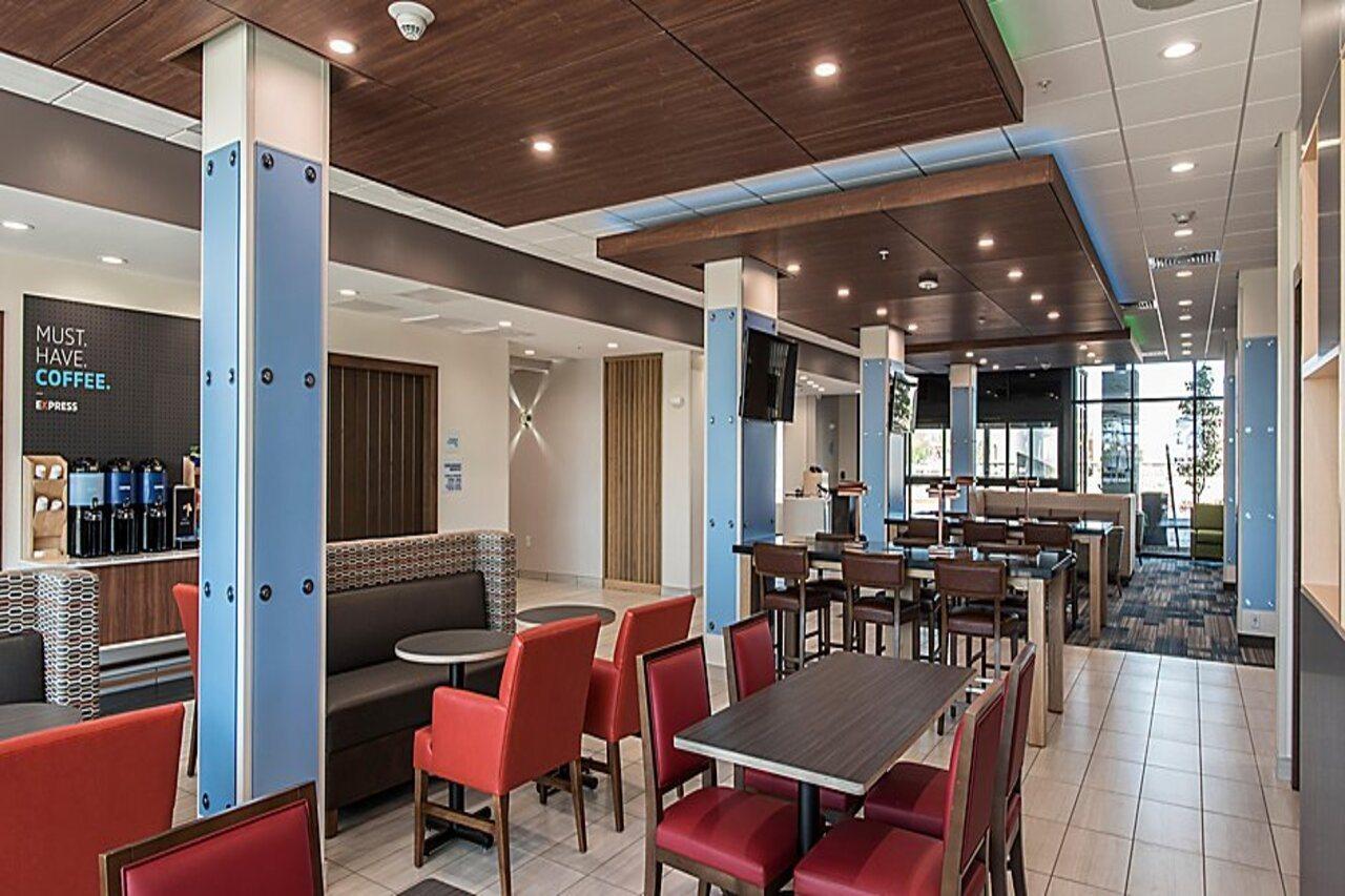 Holiday Inn Express & Suites - Phoenix North - Happy Valley By Ihg Eksteriør bilde